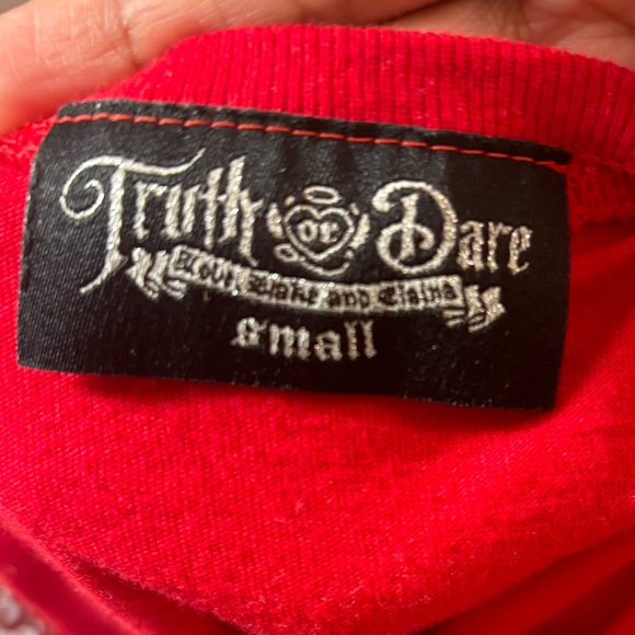 truth or dare red baby tee - Picture 3 of 3